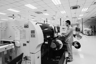 探訪智能工廠 技術(shù)開(kāi)發(fā)驅(qū)動(dòng)智慧顯威力，生產(chǎn)效率提升四成多